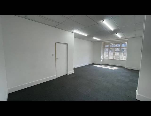 330M² BUSINESS FOR SALE IN WINDERMERE